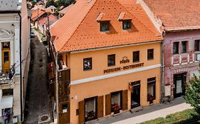 Voeroes Guest House  3*